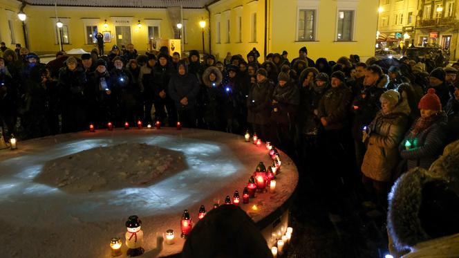 Białostoczanie oddali hołd zamordowanemu prezydentowi Gdańska. Była Msza Święta i Światełko Pamięci
