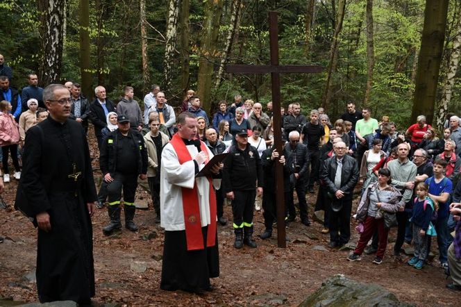 Droga krzyżowa Nowa Słupia - Święty Krzyż. 18 kwietnia 2025