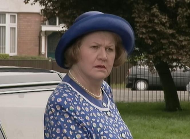 Patricia Routledge, niezapomniana Pani Bukietowa z serialu „Co ludzie powiedzą?”