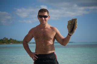 ZABRAŁ DOMINIKĘ NA DOMINIKANĘ.