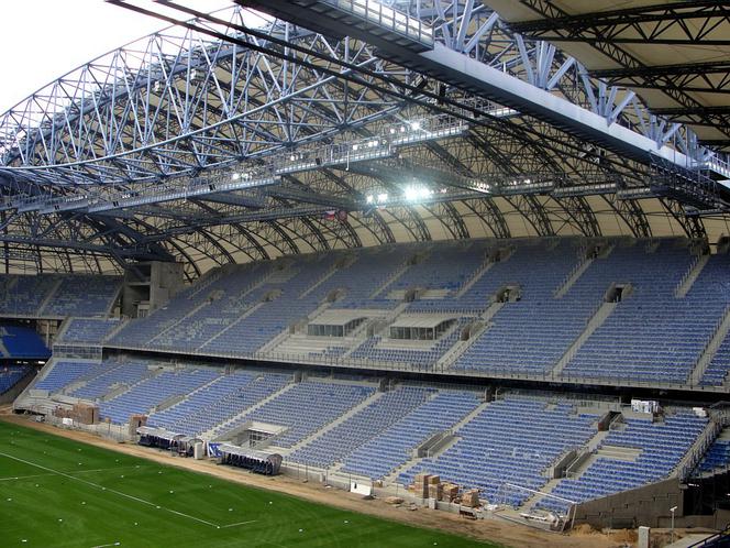 Stadion Lech Poznań, trybuny