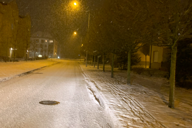 Poznań: Fatalne warunki do jazdy! Śnieg i błoto nawet na głównych ulicach! 