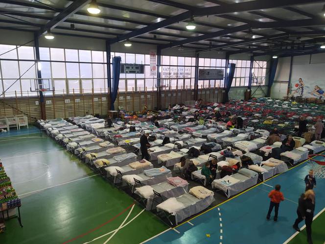 Hala sportowa w Dzielnicowym Ośrodek Sportu i Rekreacji przy ul. Szanajcy