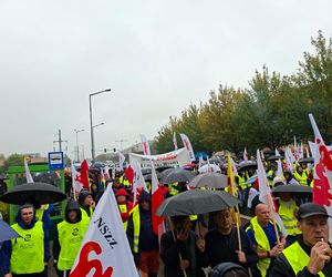 Ponad tysiąc pracowników Enei protestowało w Poznaniu. Spór o układ zbiorowy pracy