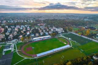 Jesień w Busku-Zdroju. Tężnia z lotu ptaka i inne piękne widoki