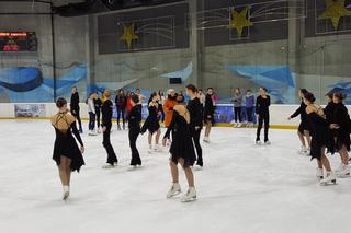 Dziewczyny z Team Skadi tańcem na lodzie zapraszają do zespołu