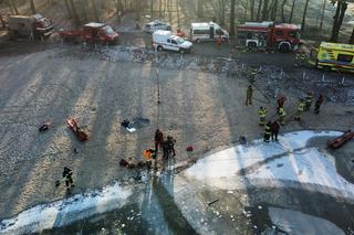 Poszedł morsować w jeziorze, nagle załamał się pod nim lód. Mężczyznę uratowali strażacy 