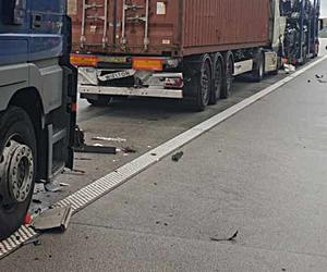 Potworny wypadek na A1 pod Radomskiem. 24-latka nie żyje. Zderzyły się cztery tiry [ZDJĘCIA]