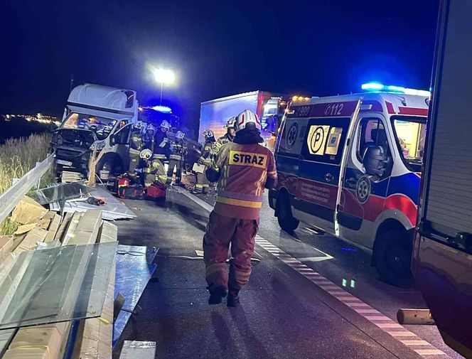 Wypadek dostawczaka na autostradzie A1