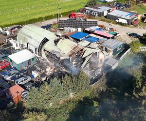 Płonie wielka hala pod Warszawą