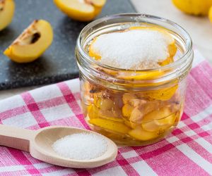 Pigwa do herbaty – złoty przysmak na chłodne dni. Zrób raz, korzystaj całą zimę