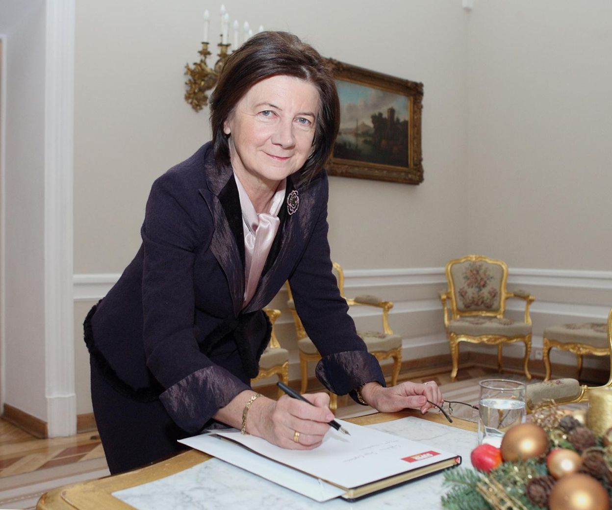 Przepiękny gest przed Pałacem Prezydenckim. Uczcili pamięć Marii Kaczyńskiej