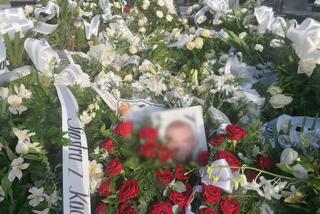 Morze białych róż na grobie 19-letniego Jakuba