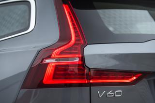 Volvo V60 Momentum Pro B4 FWD AT8