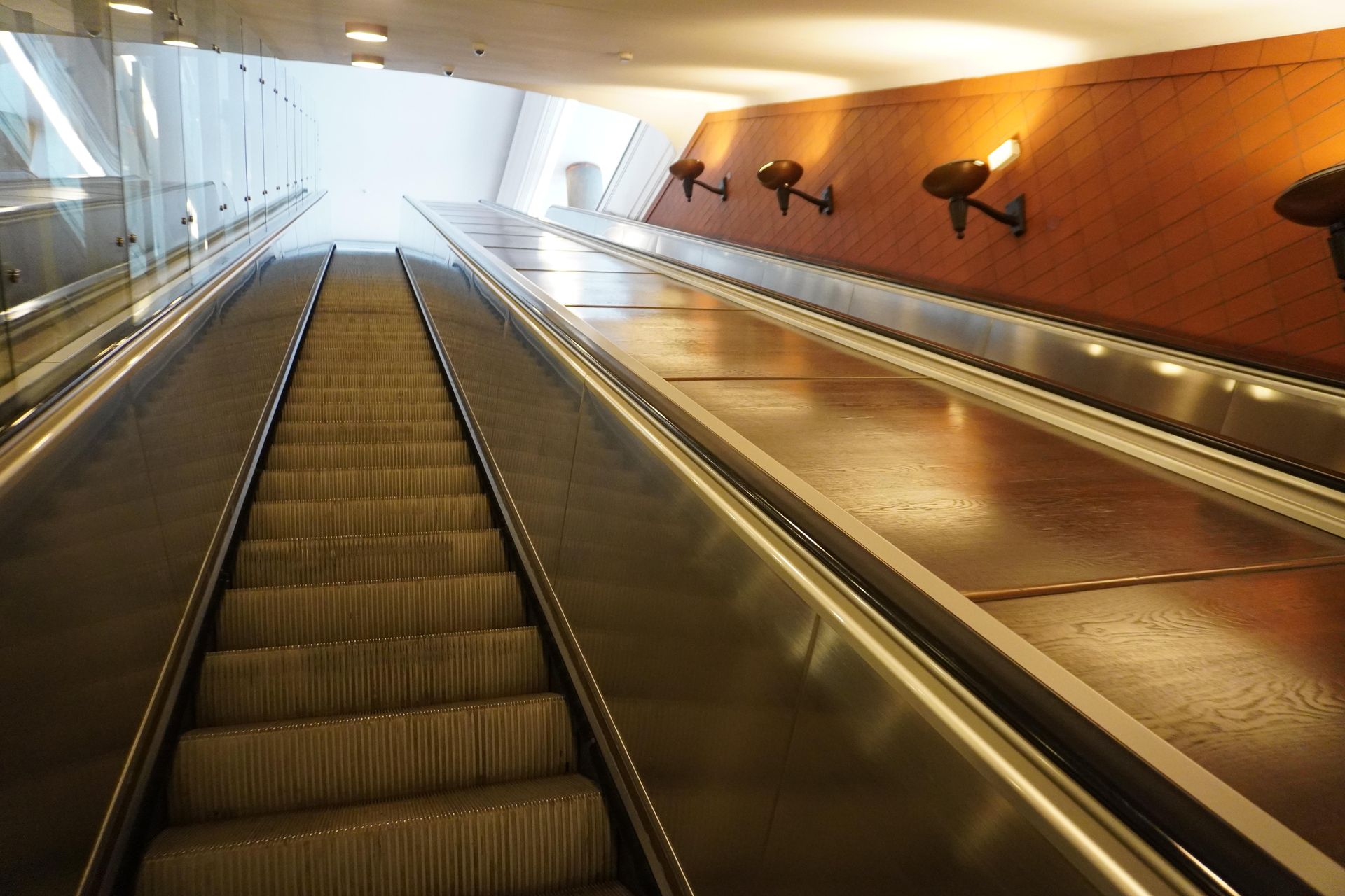 Najstarsze schody ruchome w Warszawie