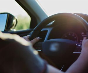 Ukradł auto, bo chciał do dziewczyny! Gorące uczucie skończy się więzieniem