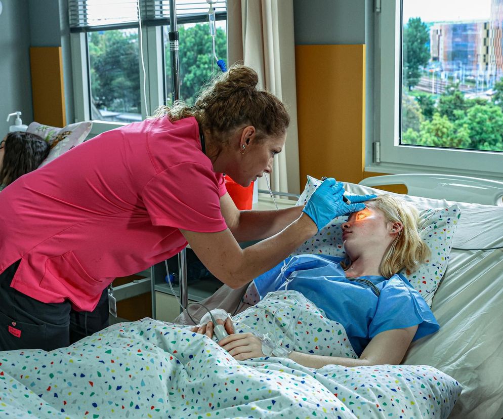 Szpital św. Anny, odc. 12: Zjadła wilcze jagody, zachowywała się jak po dopalaczach. Groźne objawy zatrucia