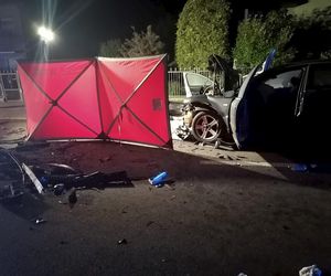  Śmiertelny wypadek pod Sieradzem. 23-letnia kobieta nie żyje [ZDJĘCIA].