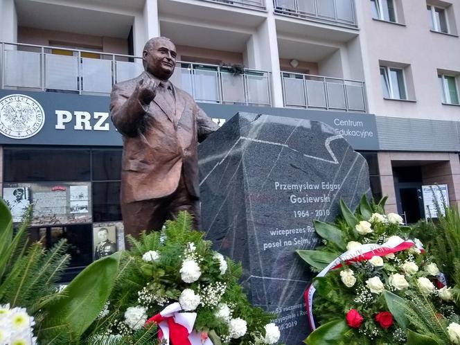 11. rocznica katastrofy smoleńskiej. Obchody w Kielcach pod pomnikiem Gosiewskiego [PROGRAM]