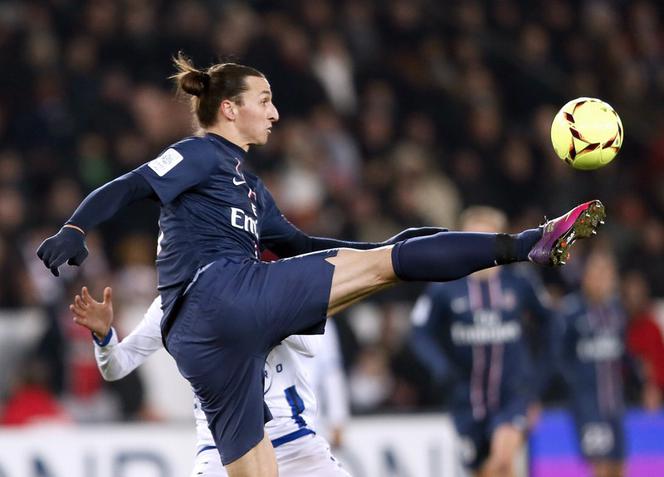 VALENCIA - PSG, wynik 1:2. Zapis relacji NA ŻYWO ONLINE - Ibrahimović dostał czerwoną kartkę!