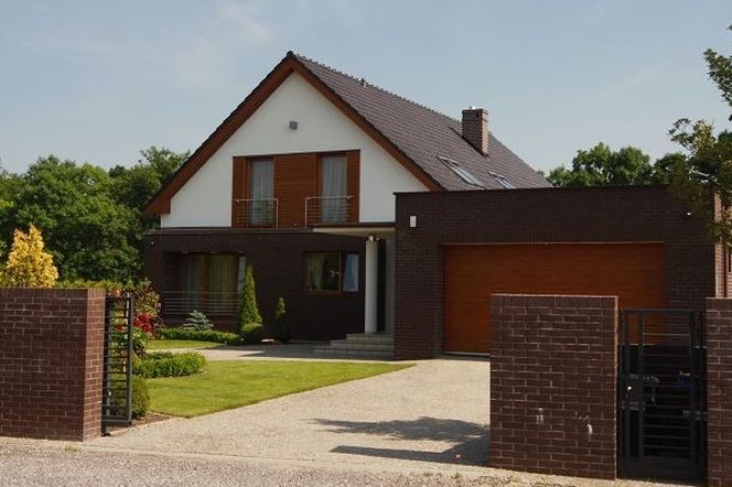 Czy dom z poddaszem użytkowym jest wygodny? Sprawdź, zanim wybierzesz projekt domu