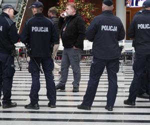 Policja w budynku TVP na Woronicza