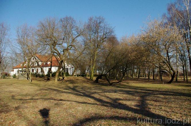 Piękne i przerażające… Jakie historie kryją bełchatowskie dwory? 