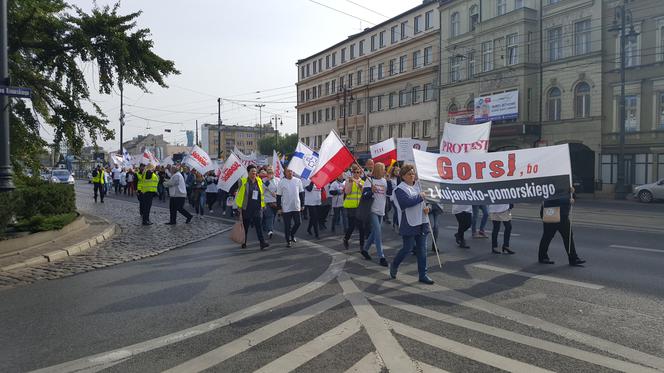 Pracownicy sanepidu w Bydgoszczy wyszli na ulice i zaprotestowali! [ZDJĘCIA]