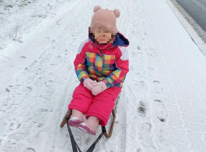 Ratownicy bezskutecznie reanimowali 4-latkę z wypadku w Dąbrowie Biskupiej