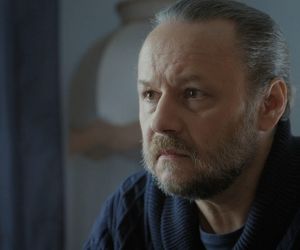 M jak miłość, odcinek 1853: kierownik ośrodka odwykowego (Krzysztof Artur Janczar)