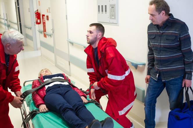 Na Wspólnej odc. 2915. Ewa (Ewa Gawryluk), Arek Ostrowski (Marek Kalita)