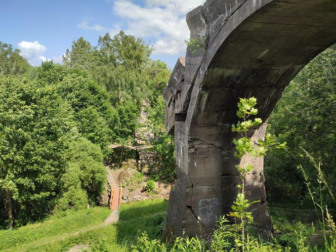 Zwalony most w Grądach Kruklaneckich