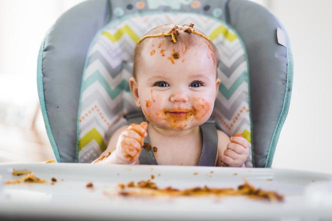 Każdy rodzic musi z tym się zmierzyć: jak rozszerzać dietę miesiąc po miesiącu?