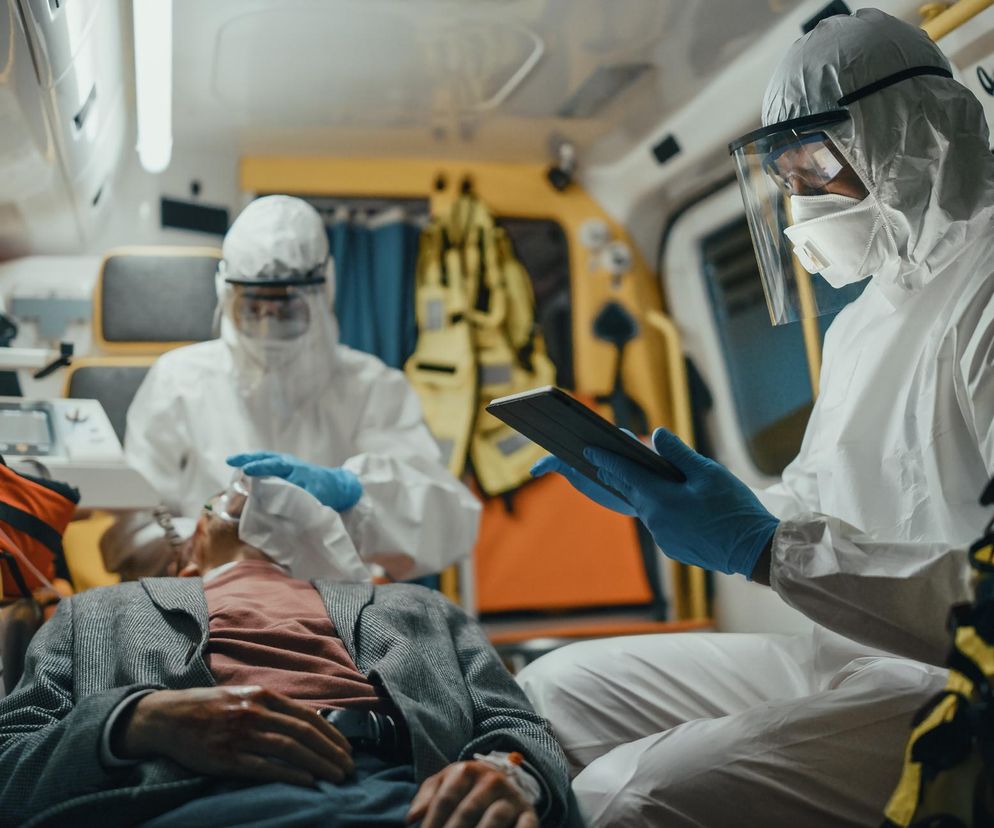 Na sygnale, odc. 706: Mężczyzna chory na COVID wzywa pomoc. Co się wydarzy?