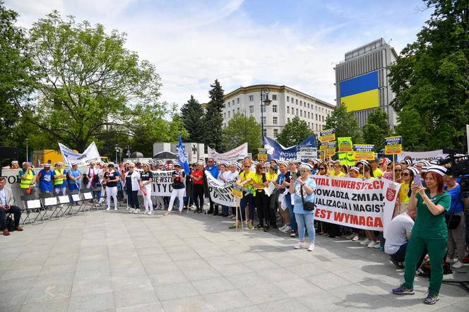 Protest pielęgniarek pod Sejmem