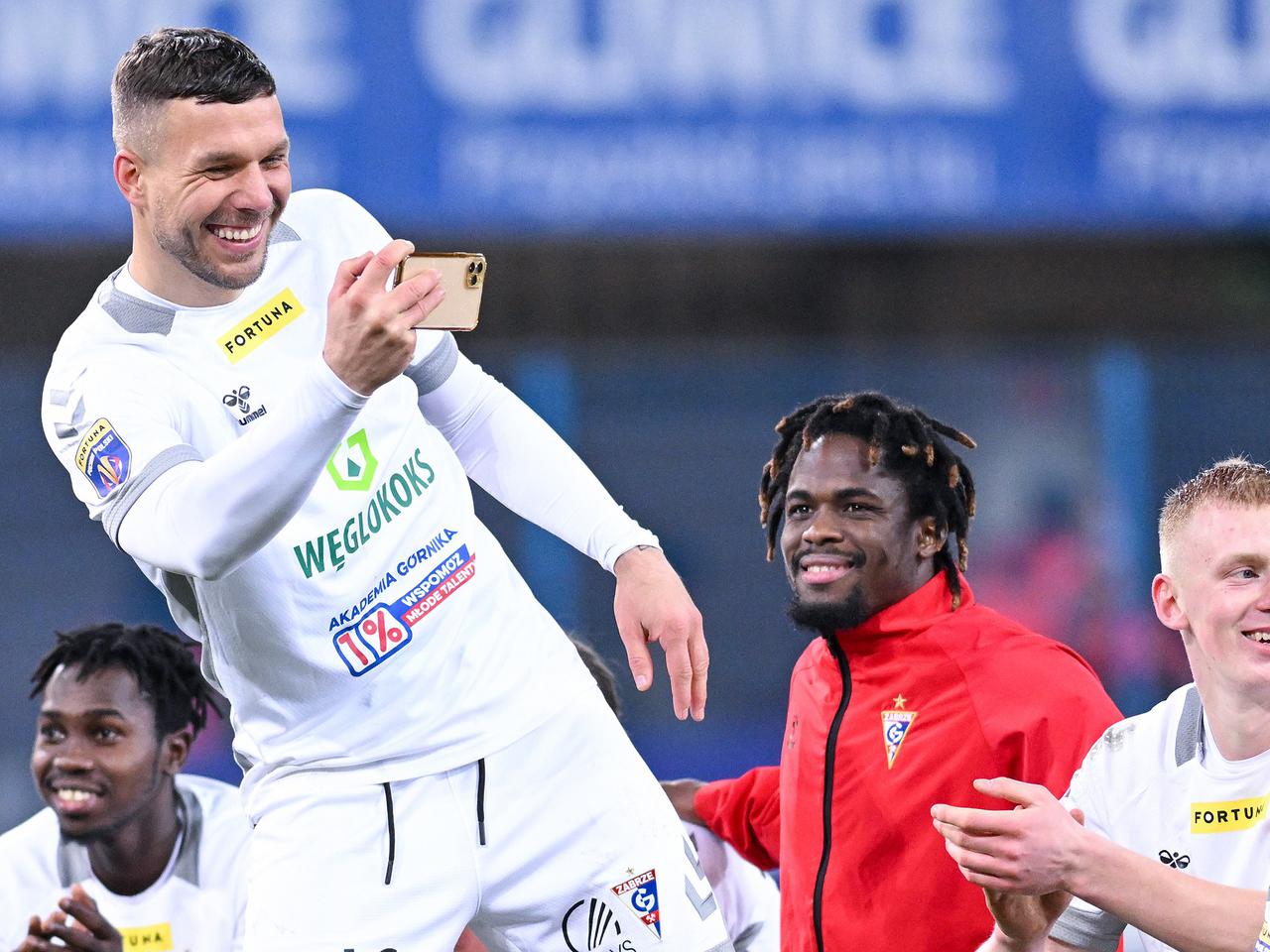 Lukas Podolski nie mógł się powstrzymać! Ten wpis rozwścieczy kibiców, gwiazdor Górnika wbił ogromną szpilę