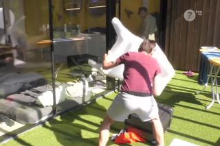 Big Brother: Łukasz wpadł w szał i zaczął demolować dom