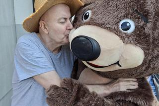 Miś przyszedł potańczyć z emerytami