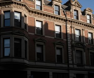 Kamienica na Wilczej trafiła do rejestru. Co tak naprawdę ocalono przed zapomnieniem?