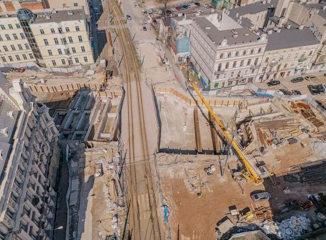 Budowa tunelu kolejowego i przystanku Śródmieście w Łodzi (marzec 2025)