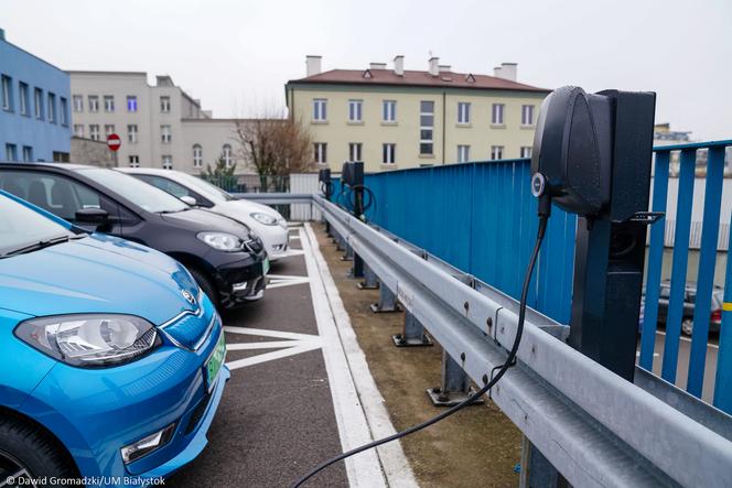 Samochody elektryczne w urzędzie miejskim w Białymstoku [ZDJĘCIA]