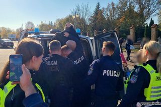 Awantura po pogrzebie w Gorzowie. Żałobnicy wściekli na policję