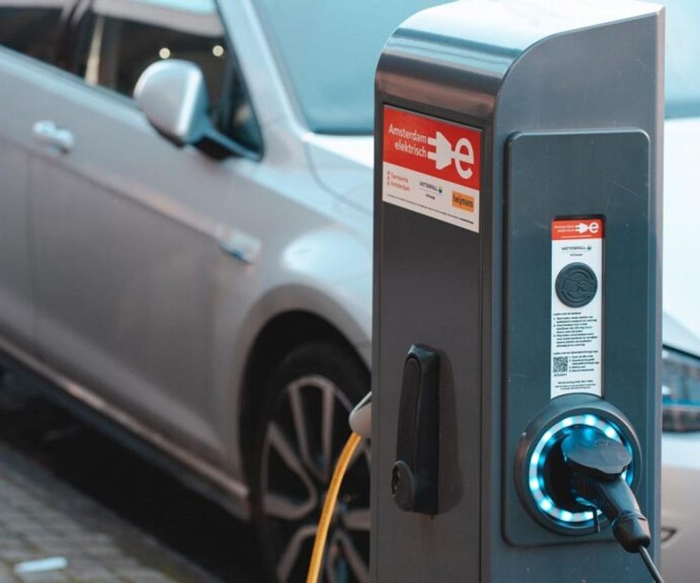 Lublin - Kuria postawi parafialne stacje ładowania elektryków