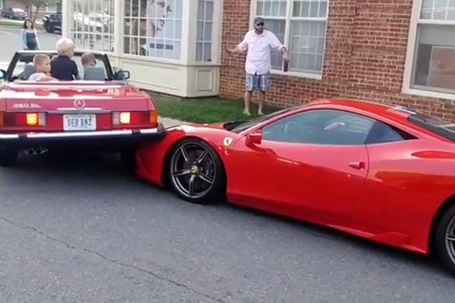Zaparkowała na Ferrari