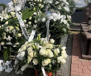 Tuszów Narodowy. Grób Dominiki i Grzesia, którzy zginęli w tragicznym wypadku