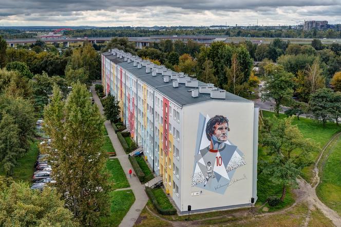 Ogromny mural Włodzimierza Lubańskiego w Gliwicach