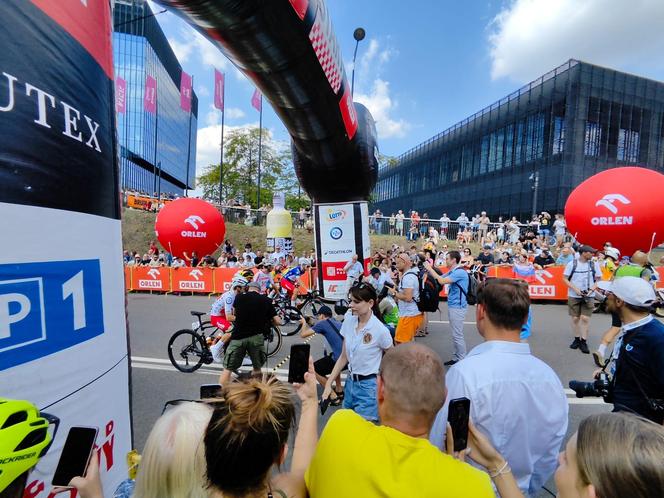 Tour de Pologne w Katowicach. Kolarze bawią się z kibicami