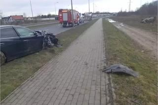 Tarnów. Pijany kierowca infiniti doprowadził do dachowania renault