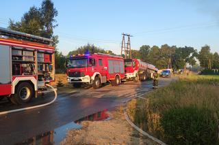 Gaszenie przez strażaków pożaru Baru Letniego