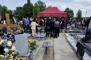 Przejmujący pogrzeb Michała w Inowrocławiu. Bliscy pożegnali 27-latka, który zmarł po policyjnej interwencji